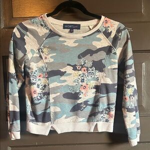 Weavers Girl Floral Camo Kids Sweatshirt; medium (7/8)